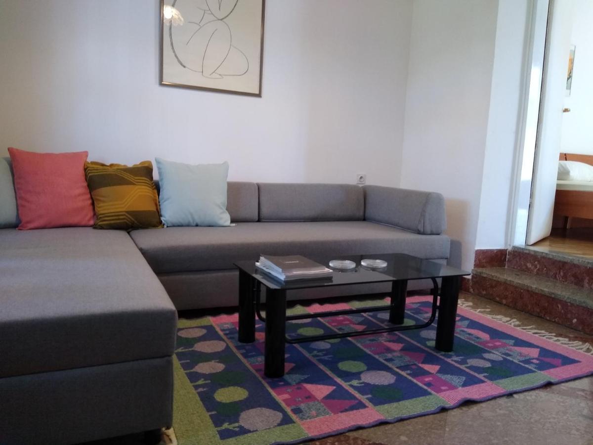 For 2 Apartment